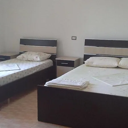 בית הארחה Ceni